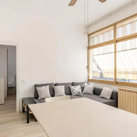 Cute Flat Near The With Parking *