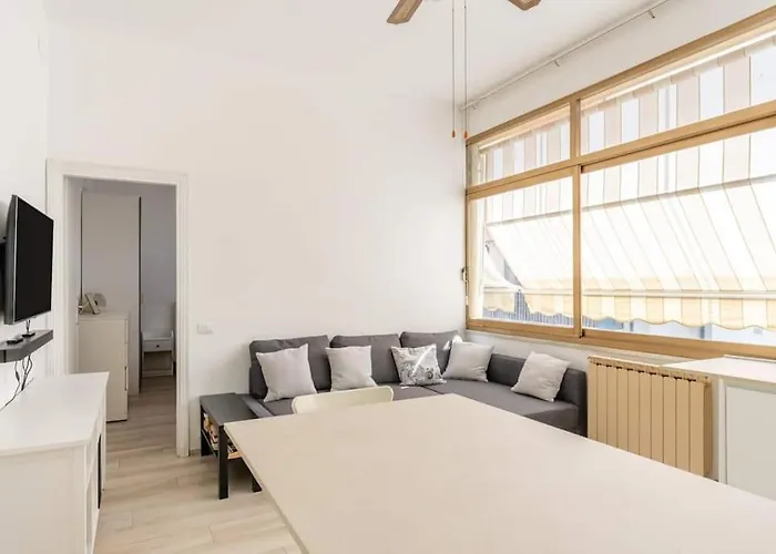 Cute Flat Near The With Parking *