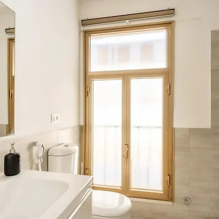 Cute Flat Near The With Parking Daire *