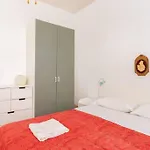 Cute Flat Near The With Parking 비아레지오