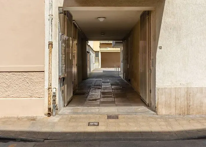 Cute Flat Near The With Parking Viareggio